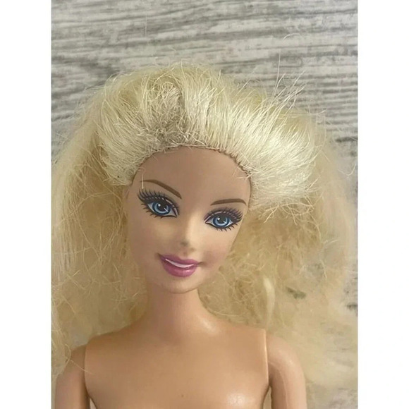 VTG Vintage Barbie Blonde Doll 1999 NUDE Good For Parts Feet Chewed See Photos - Picture 1 of 12